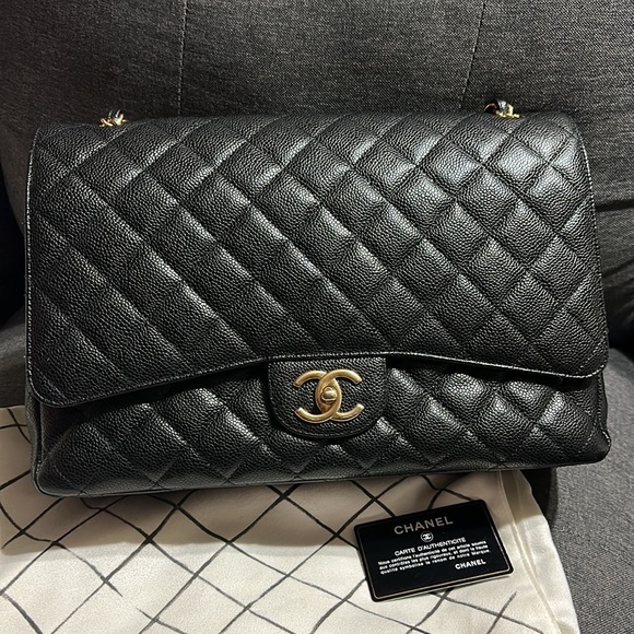 CHANEL Handbags - CHANEL MAXI DOUBLE FLAP CAVIAR WITH GOLD HARDWARE ✅SOLD✅